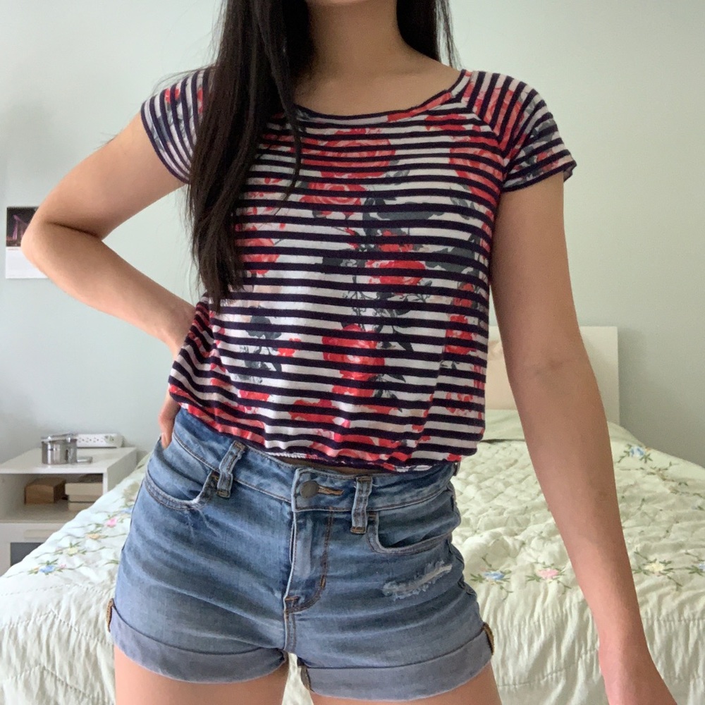 Striped Short Sleeve with Roses. Size S